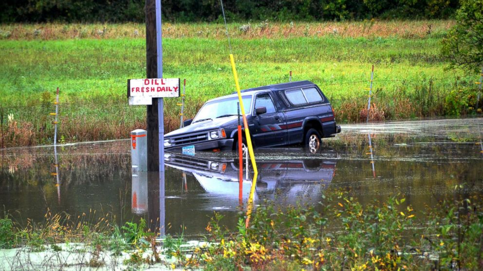 Heavy Rainfall Floods the Midwest, Closing Schools and Roads - ABC News