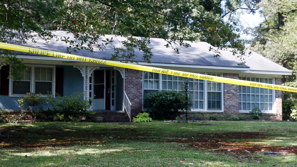 PHOTO: Police crime scene tape surrounds the residence of two Catholic nuns who worked as nurses and helped the poor in rural Mississippi, and were found slain in their Durant, Miss., home on Aug. 25, 2016.  