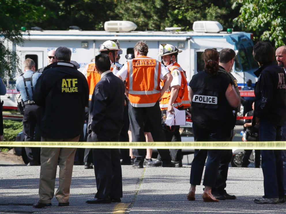 PHOTO: Authorities gather at the scene of a shooting, June 5, 2014 at Seattle Pacific University in Seattle.