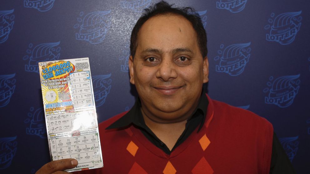 PHOTO: This undated photo provided by the Illinois Lottery shows Urooj Khan, 46, of Chicago's West Rogers Park neighborhood, posing with a winning lottery ticket. 
