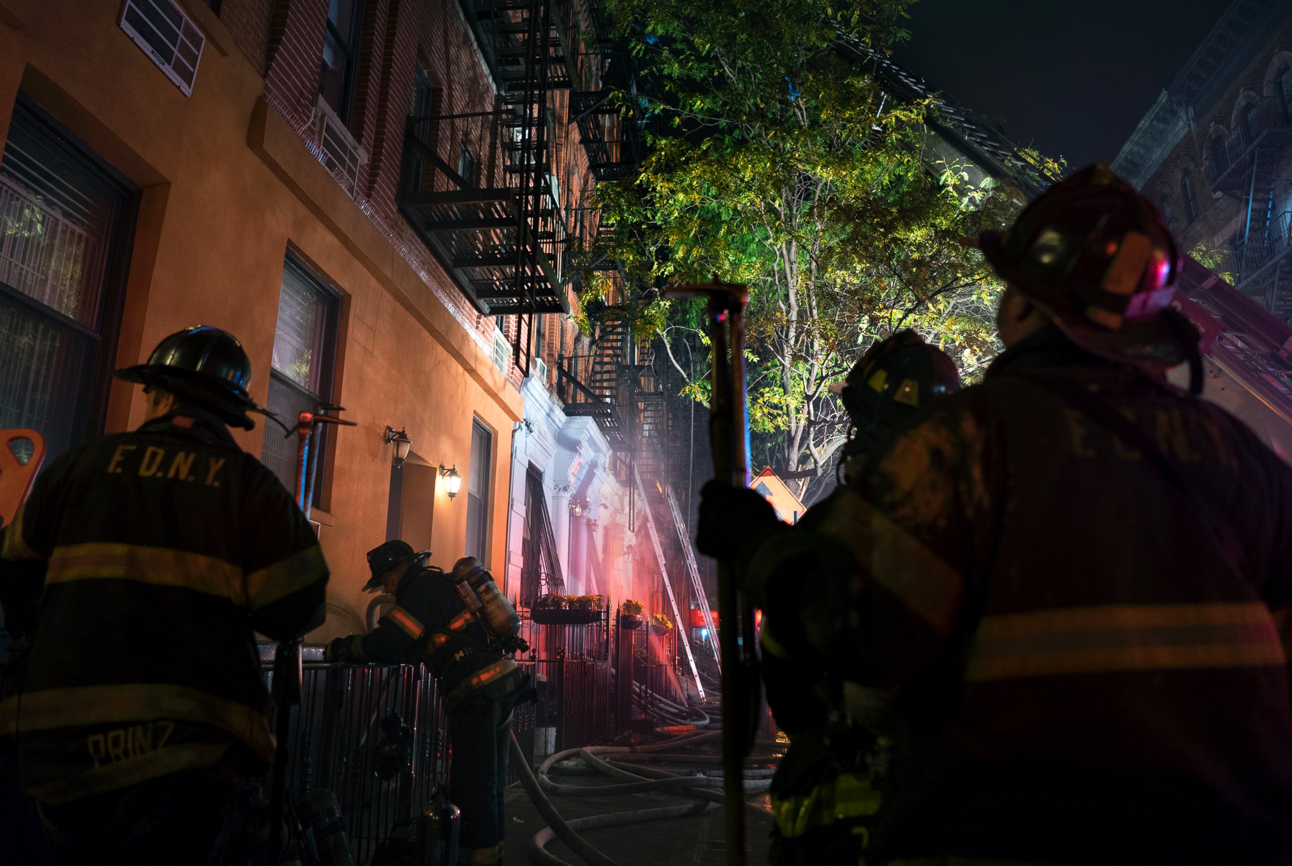 PHOTO: FDNY firefighters work at the scene of a fire at an apartment building on the Upper East Side in New York, Oct. 27, 2016.