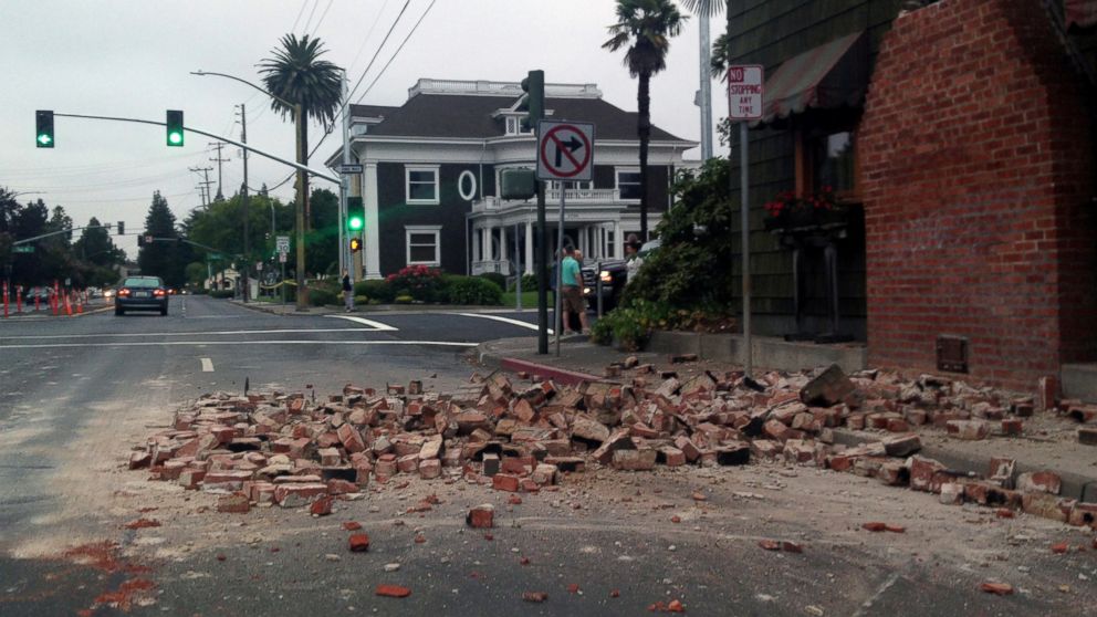 PHOTO: Bricks are in the street after a building was damaged during an earthquake in Napa, Calif., Aug. 24, 2014. 