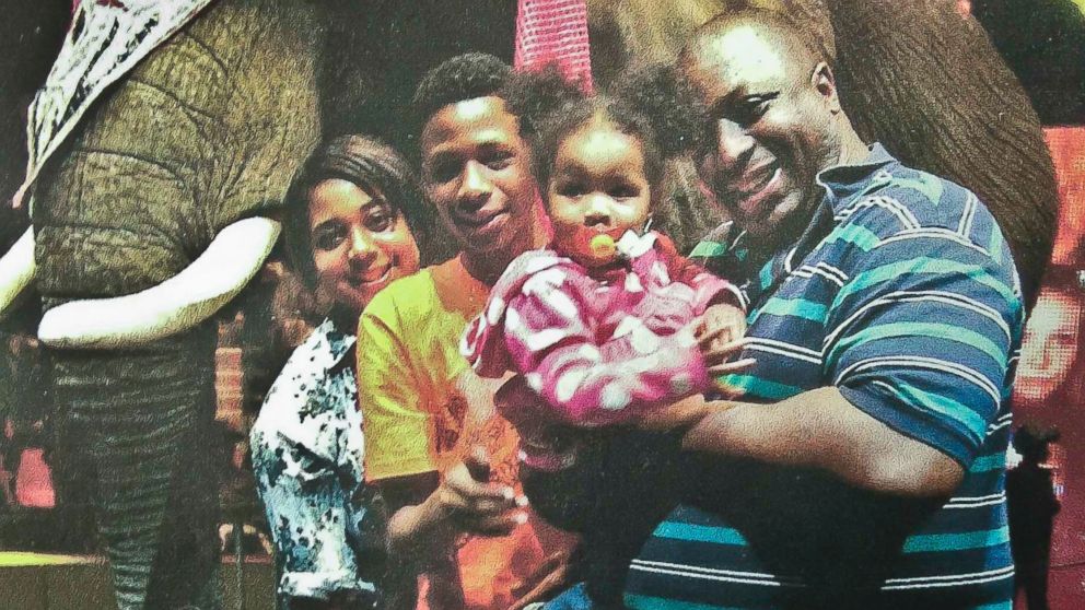 PHOTO: Eric Garner, right, poses with his children during during a family outing in this undated family photo provided by the National Action Network, Saturday, July 19, 2014.