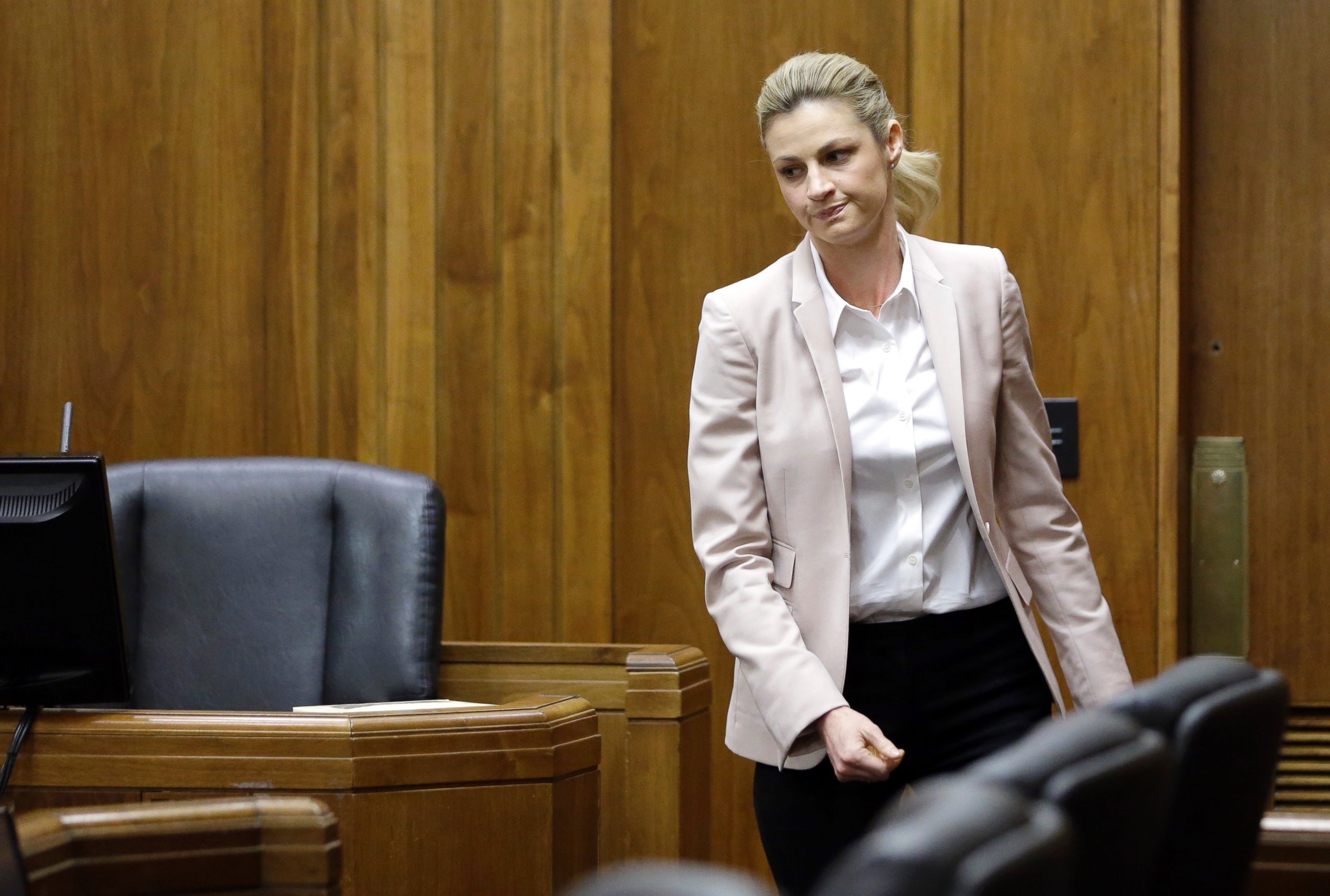 PHOTO: Sportscaster and television host Erin Andrews steps down from the stand after giving testimony March 1, 2016, in Nashville.