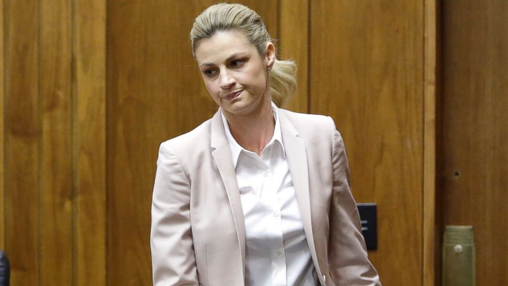 Erin Andrews Chokes Up Talking About How Stalker Video Affects Her ...