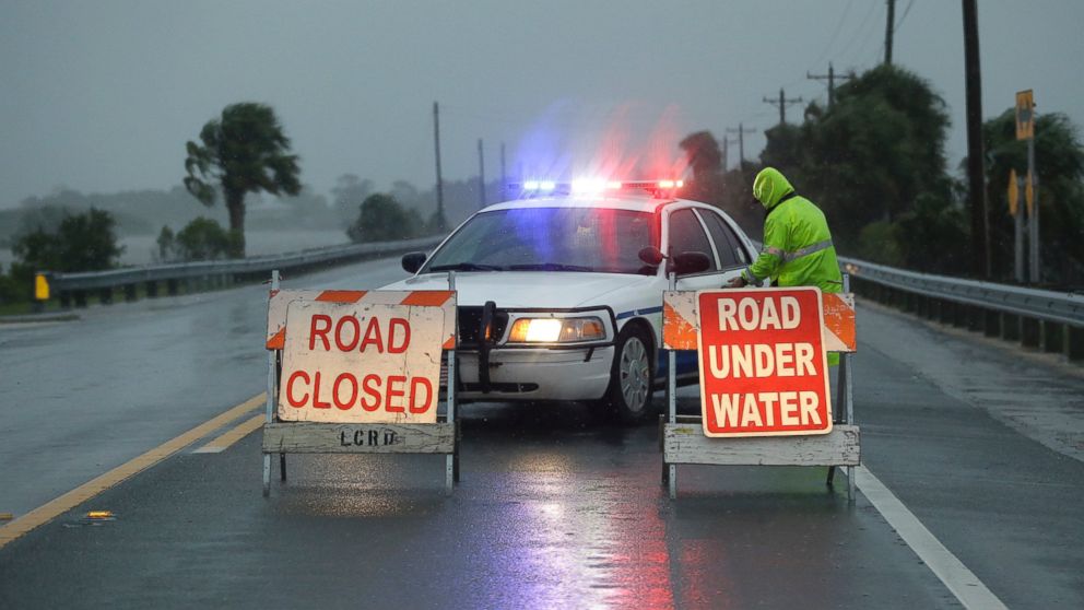PHOTO: Police block the road entering Cedar Key, Fla., as Hurricane Hermine nears the Florida coast, Thursday, Sept. 1, 2016.