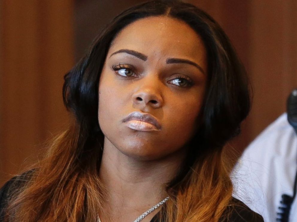 PHOTO: Shayanna Jenkins, left, girlfriend of former New England Patriots' Aaron Hernandez, appears in superior court, during her arraignment on a perjury charge in connection with the killing of Hernandez's friend, in Fall River, Mass. on Oct. 15, 2013.