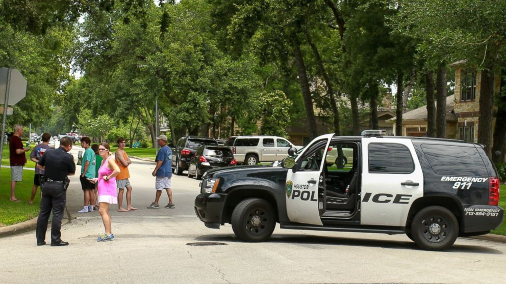 1 Dead, 6 Wounded in Houston Shooting; 1 Suspect Killed - ABC News