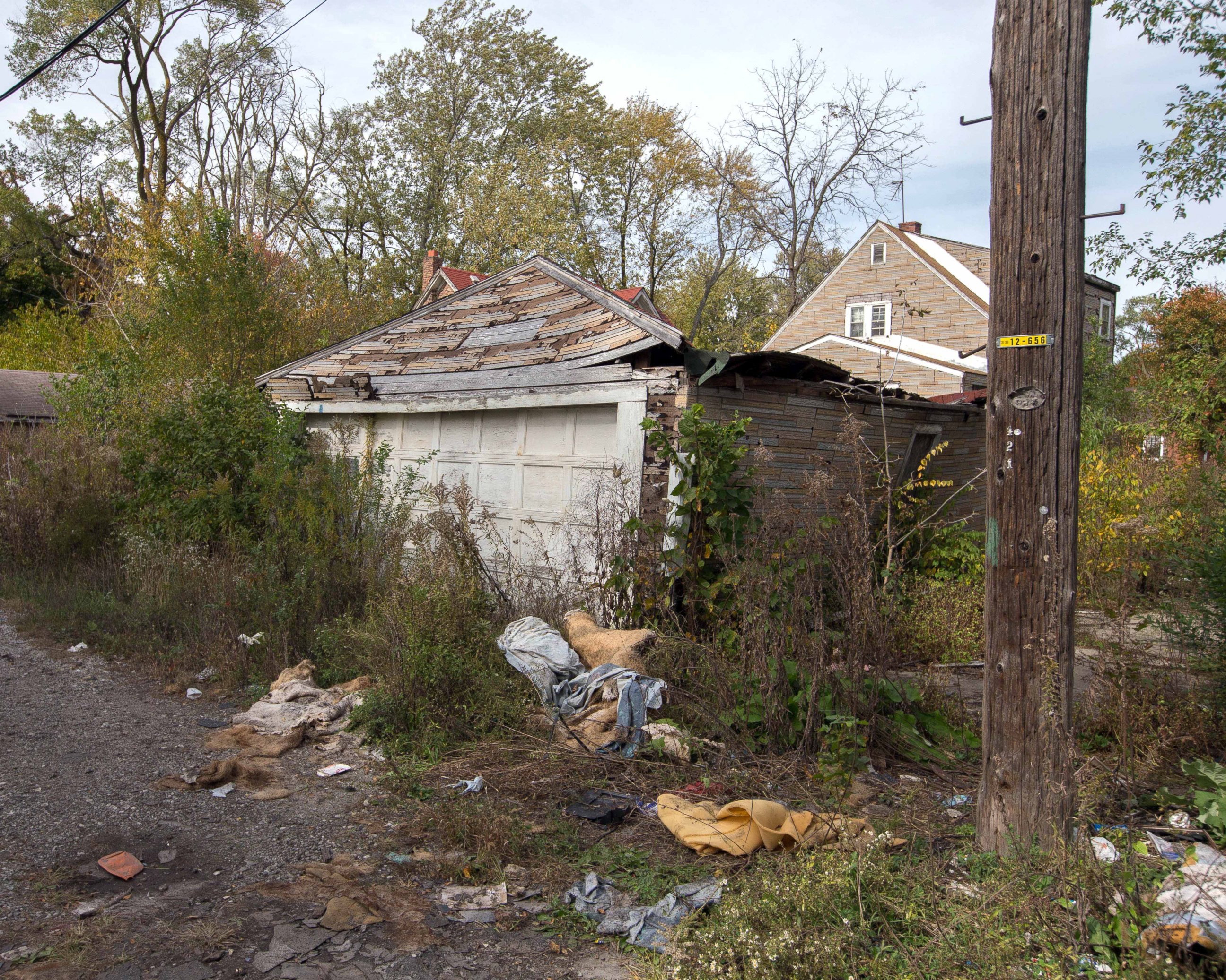 PHOTO: The back of a house in Gary, Ind., where the body of a woman was found, Oct. 19, 2014.