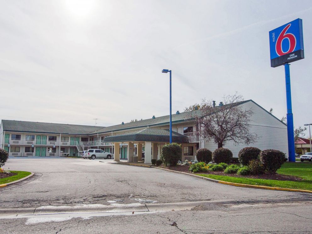 PHOTO: The Motel 6 in Hammond, Ind., where a victim was found, Oct. 19, 2014.