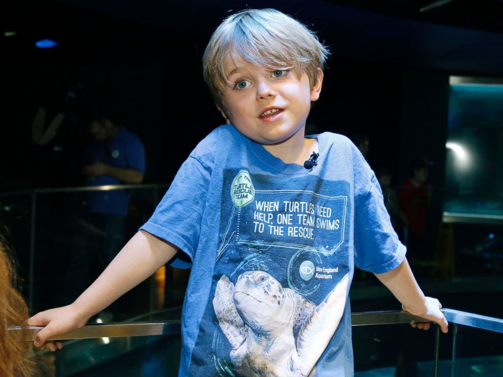 PHOTO: Jasper Rose, of Watertown, Mass., stands by the main tank at the New England Aquarium, April 22, 2016, in Boston.