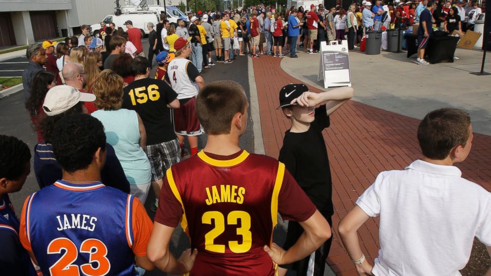 Cleveland and Akron Plan Celebrations of the Cavs' -- and LeBron's