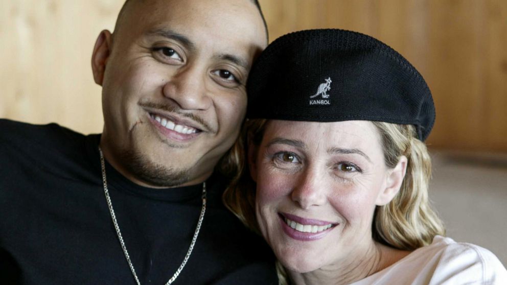 PHOTO: Mary Kay Letourneau and Villi Fualaau pose, April 9, 2005, in their home in the Puget Sound area of Seattle.