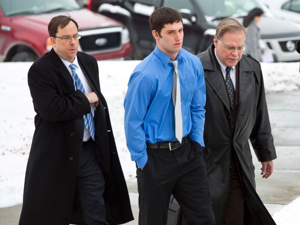 PHOTO: Matthew Barnett walks into the courthouse with his legal counsel J.R. Hobbs for a hearing Jan. 9, 2014 in Maryville, Mo.