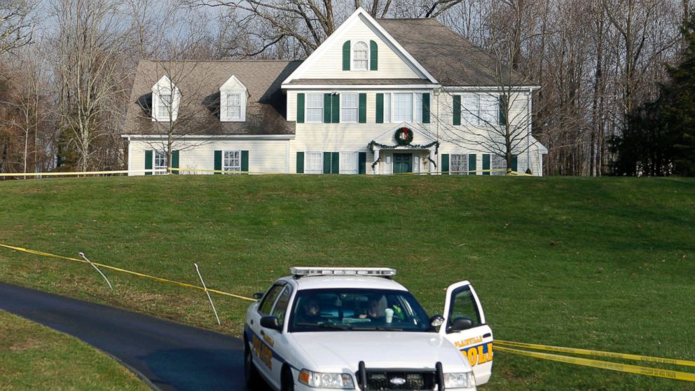 PHOTO: A police cruiser sits in the driveway of the home where Newtown school shooter Adam Lanza lived, Dec. 18, 2012. 
