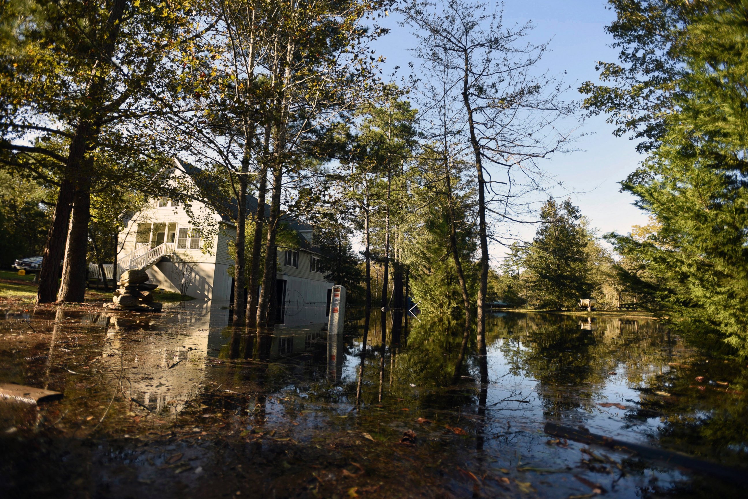 PHOTO: Flood waters begin to come into the yards of homes along Wido Moore Drive, Oct. 11, 2016 in Currie, North Carolina.