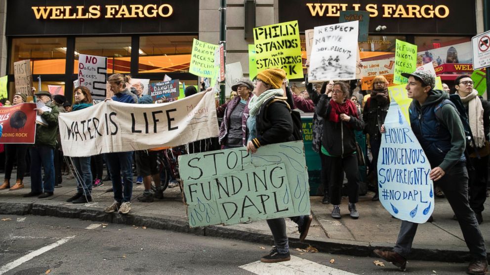 PHOTO: Protesters demonstrate in solidarity with members of the Standing Rock Sioux tribe in North Dakota over the construction of the Dakota Access oil pipeline, in Philadelphia, Nov. 15, 2016. 