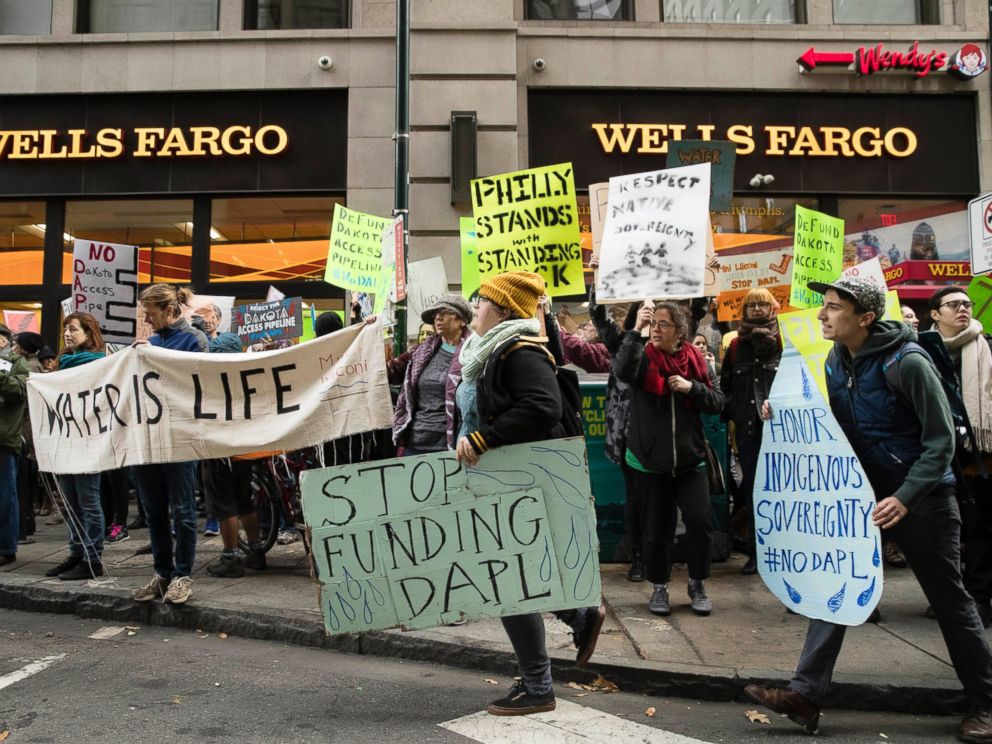 PHOTO: Protesters demonstrate in solidarity with members of the Standing Rock Sioux tribe in North Dakota over the construction of the Dakota Access oil pipeline, in Philadelphia, Nov. 15, 2016.