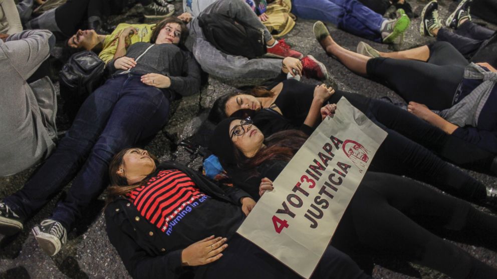 Ferguson Eric Garner Protesters Clash With Police Across Country Abc News 