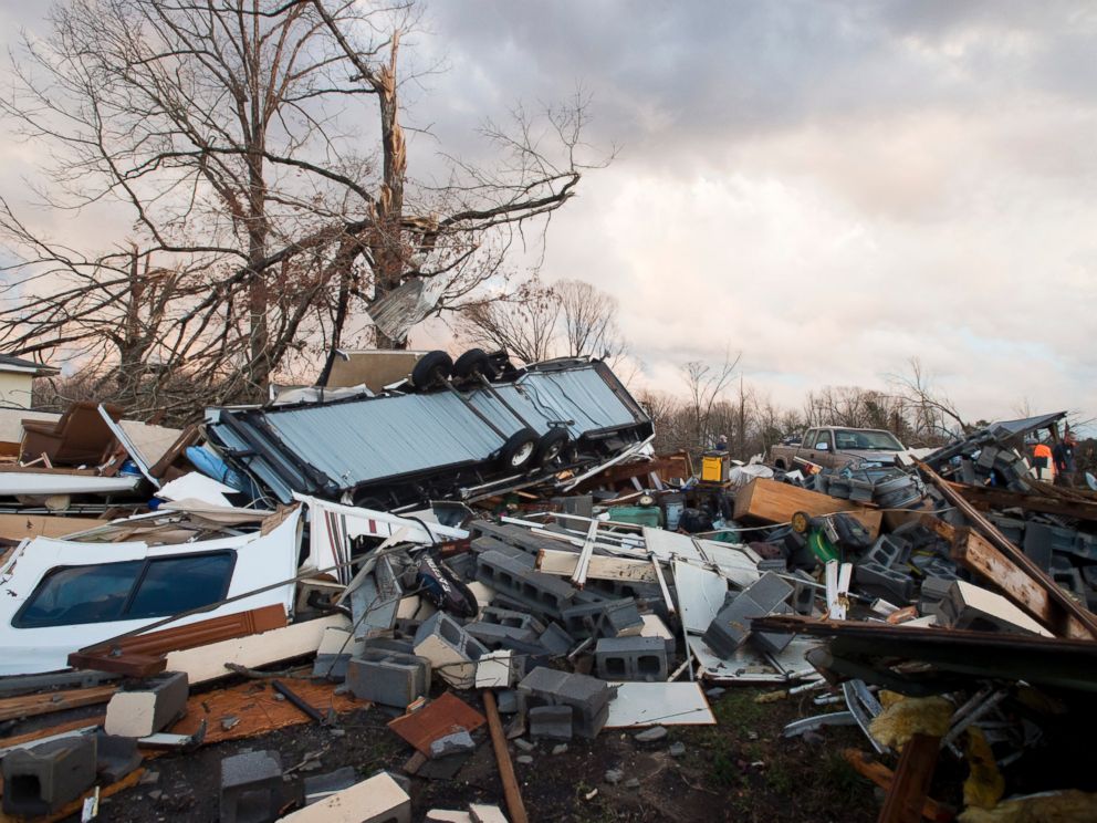 PHOTO:Tornado damage along Richmond Highway in Appomattox County, Va., is shown, Feb. 24, 2016.