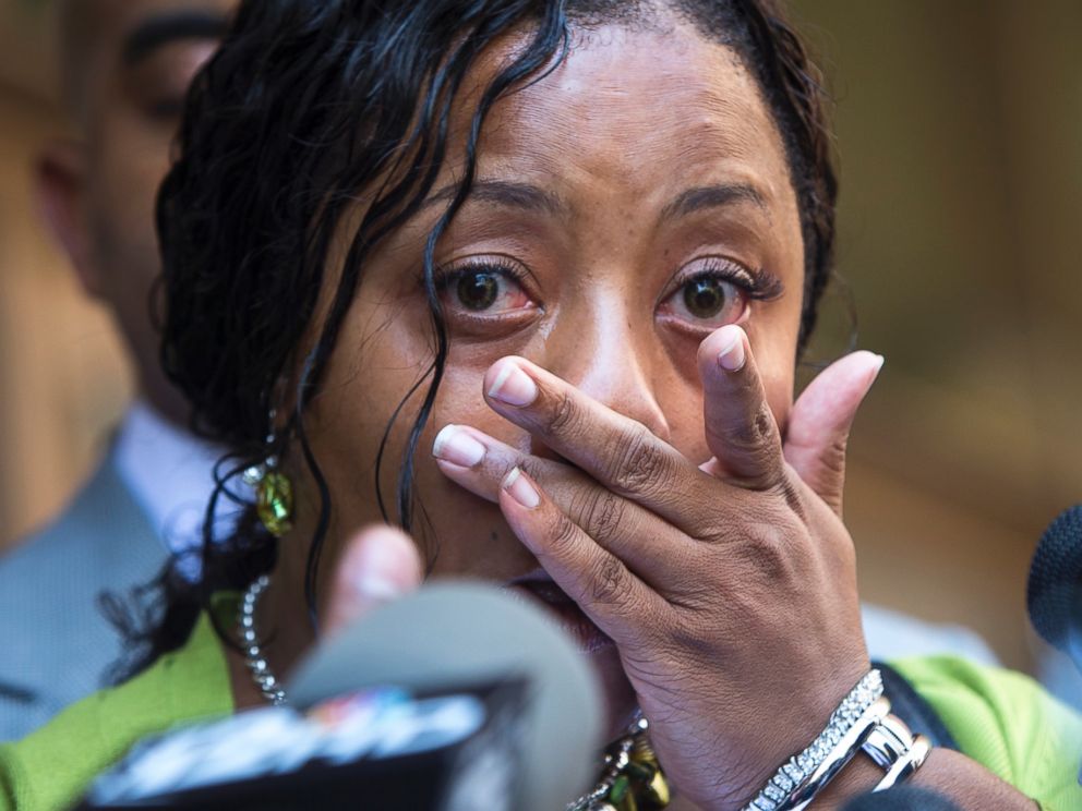 PHOTO: Shanesha Taylor addresses the media following her settlement with the Maricopa County Attorneys Office, July 18, 2014.
