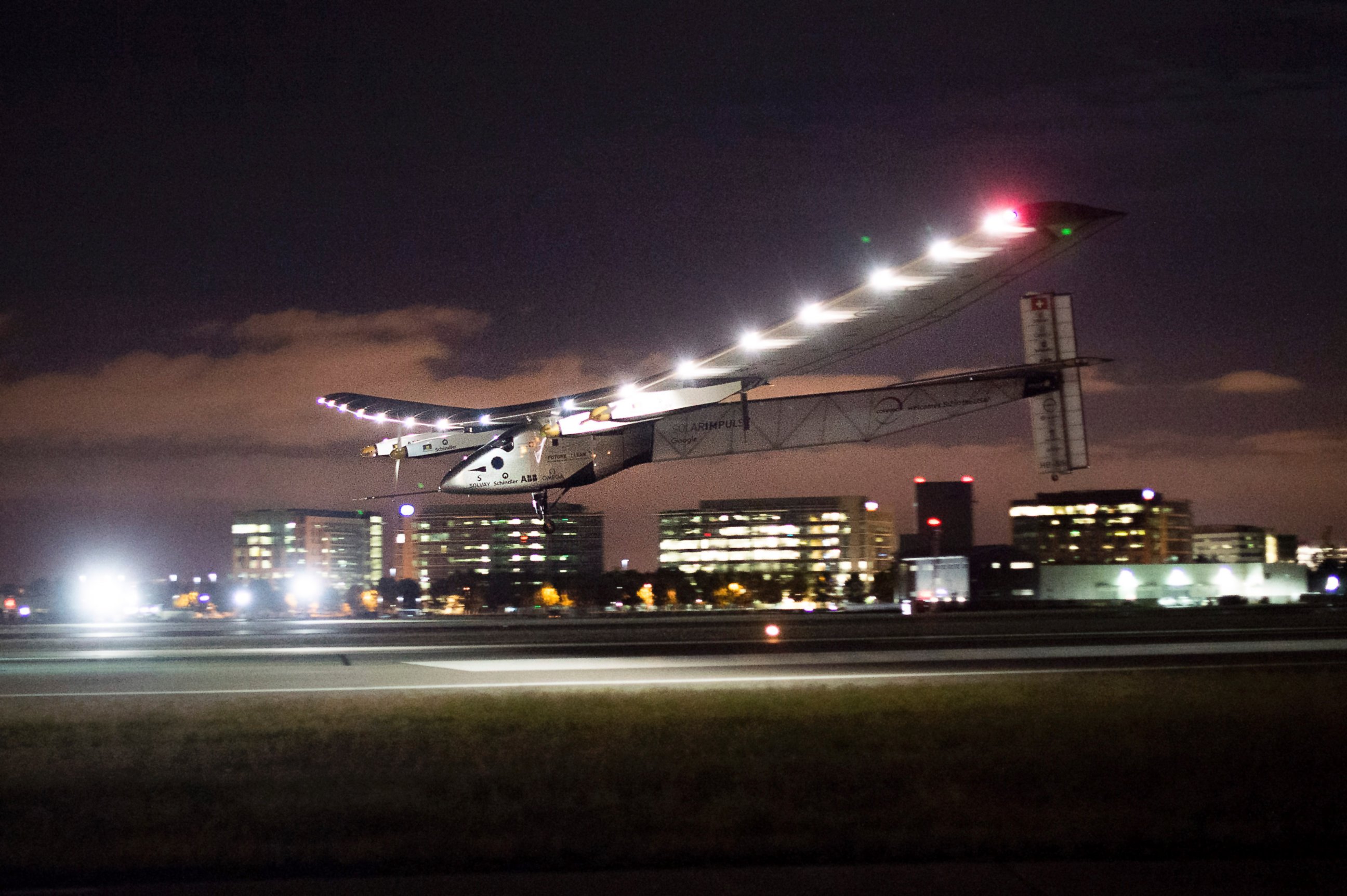 PHOTO: Solar Impulse 2 lands at Moffett Field in Mountain View, Calif., after crossing the Pacific Ocean on Saturday, April 23, 2016. 
