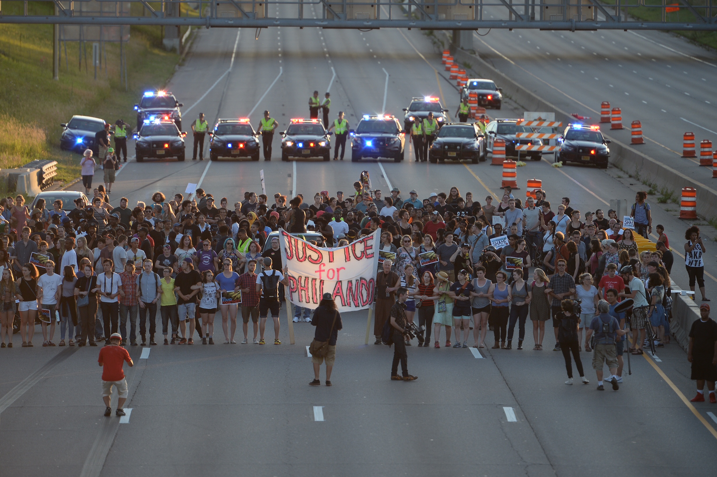 PHOTO: Marchers block part of Interstate 94 in St. Paul, Minnesota, July 9, 2016, during a protest sparked by the recent police killings of black men in Minnesota and Louisiana. 