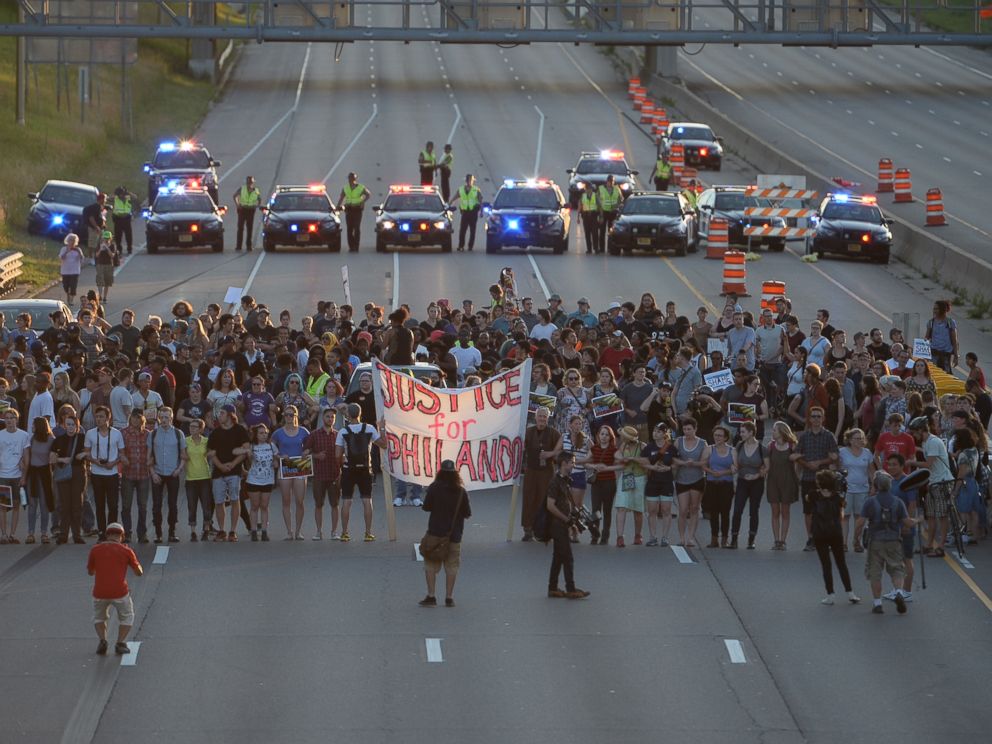PHOTO: Marchers block part of Interstate 94 in St. Paul, Minnesota, July 9, 2016, during a protest sparked by the recent police killings of black men in Minnesota and Louisiana.