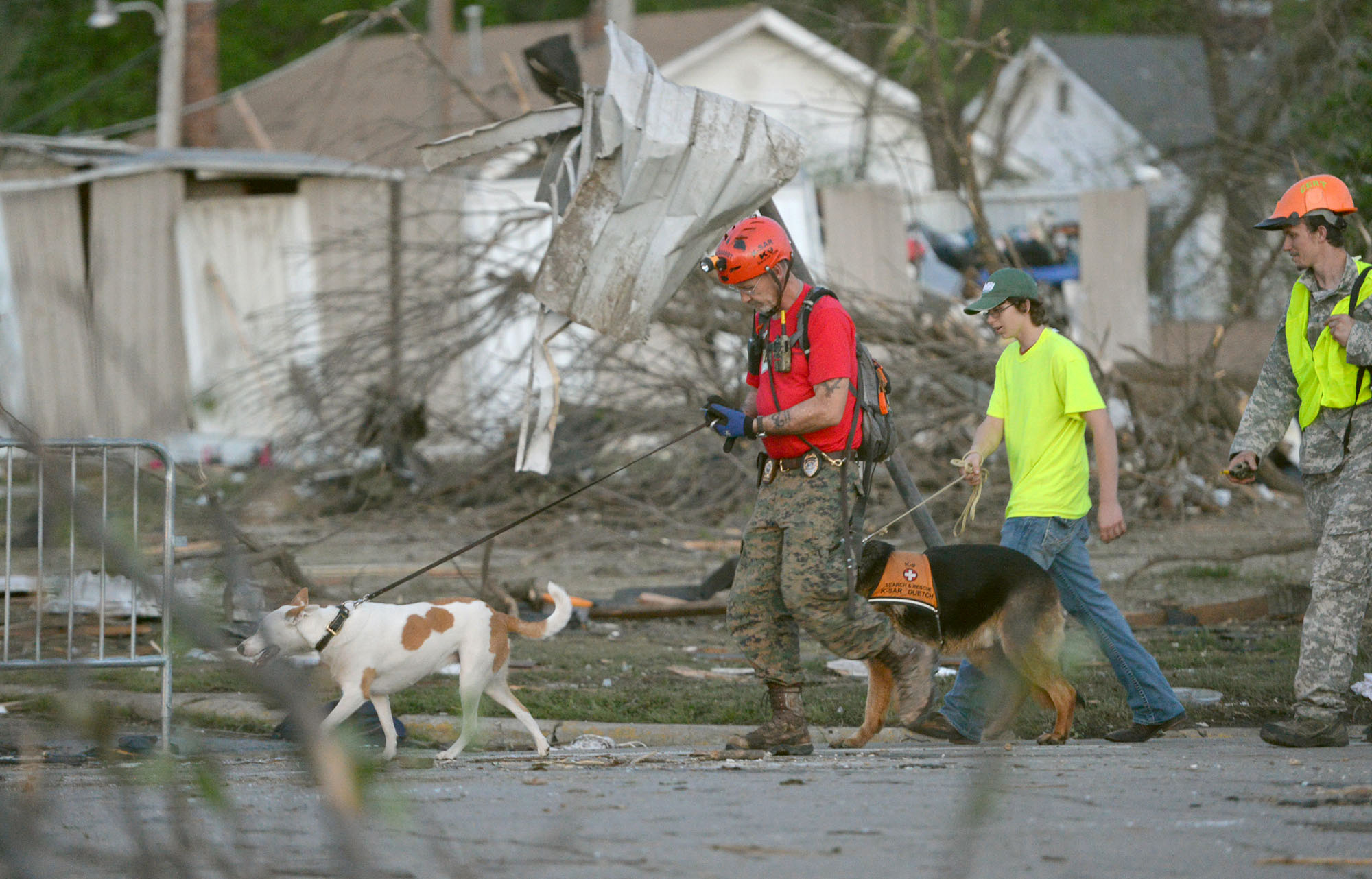 Deadly Tornadoes Tear Through Central, Southern US - ABC News