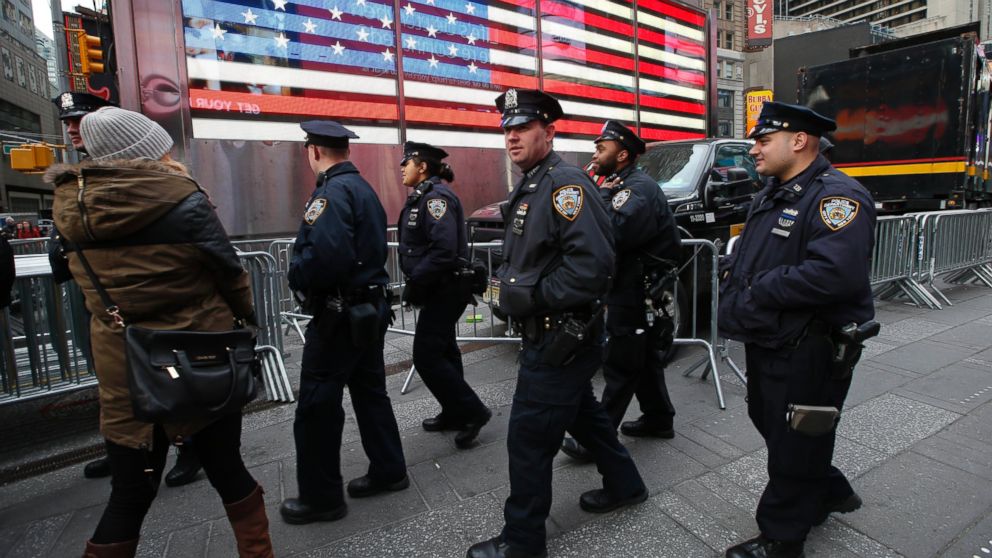 Protesters Use New Year S Eve To Highlight Police Brutality Abc News