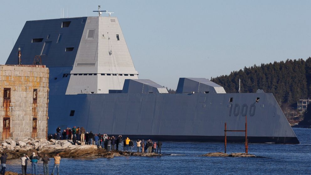 PHOTO: The first Zumwalt-class destroyer, USS Zumwalt, the largest ever built for the U.S. Navy, passes spectators at Fort Popham at the mouth of the Kennebec River in Phibbsburg, Maine, Dec. 7, 2015, in Bath, Maine.