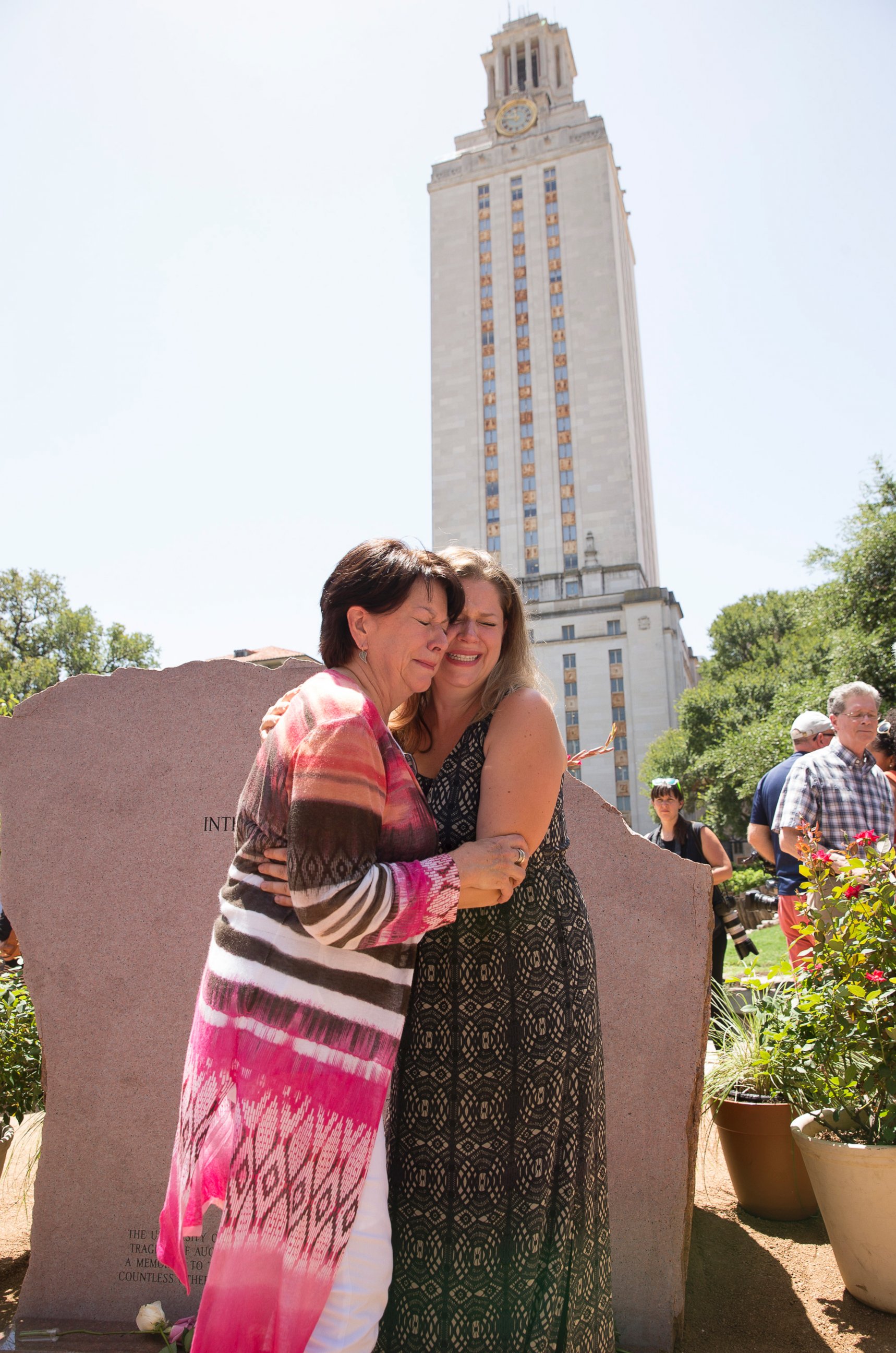 PHOTO: Pam Griffith Currie, left, with her daughter, Karen Currie Kanarek, at the memorial for the victims of the mass shooting in 1966 at the University of Texas at Austin, Aug. 1, 2016. Pam?'s sister, Karen Griffith, was killed in the shooting.