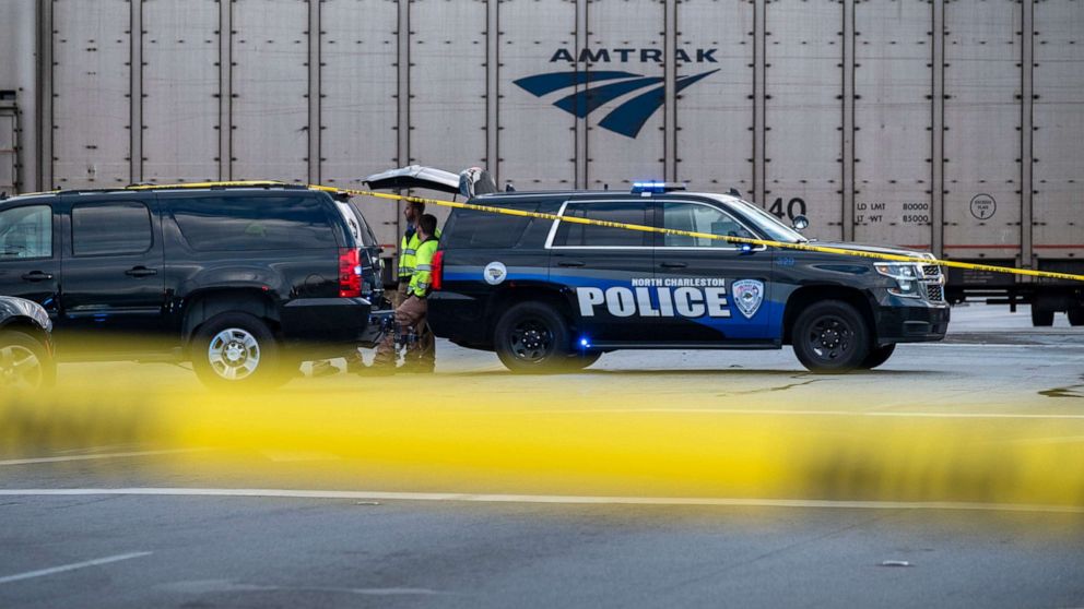3 dead, 1 hospitalized after Amtrak train collides with car in South ...