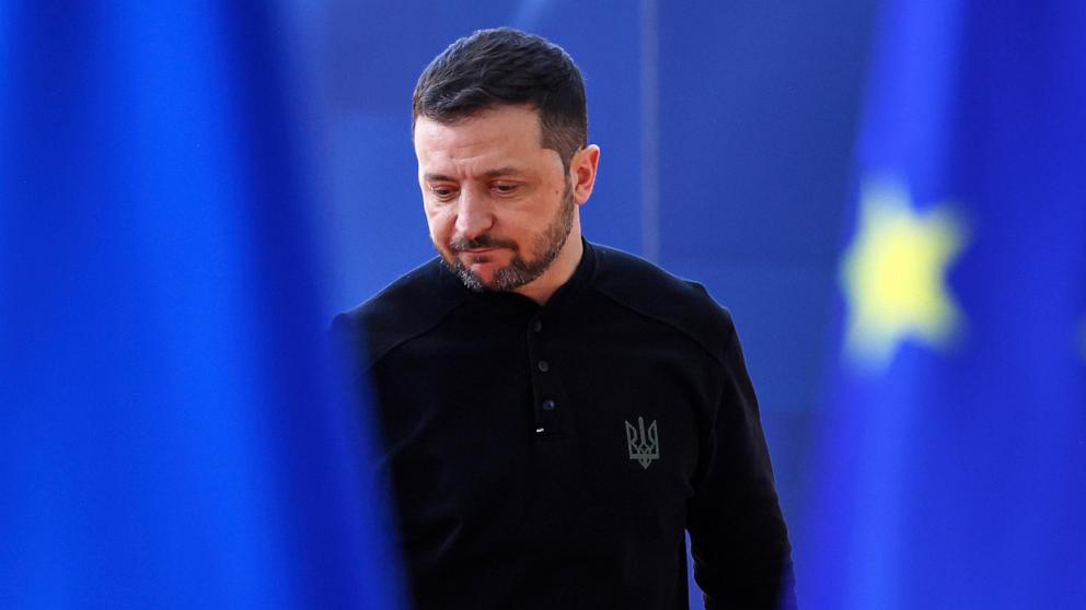 PHOTO: Ukraine's President Volodymyr Zelenskyy arrives for an EU Summit at the European Council building in Brussels, Mar. 6, 2025.