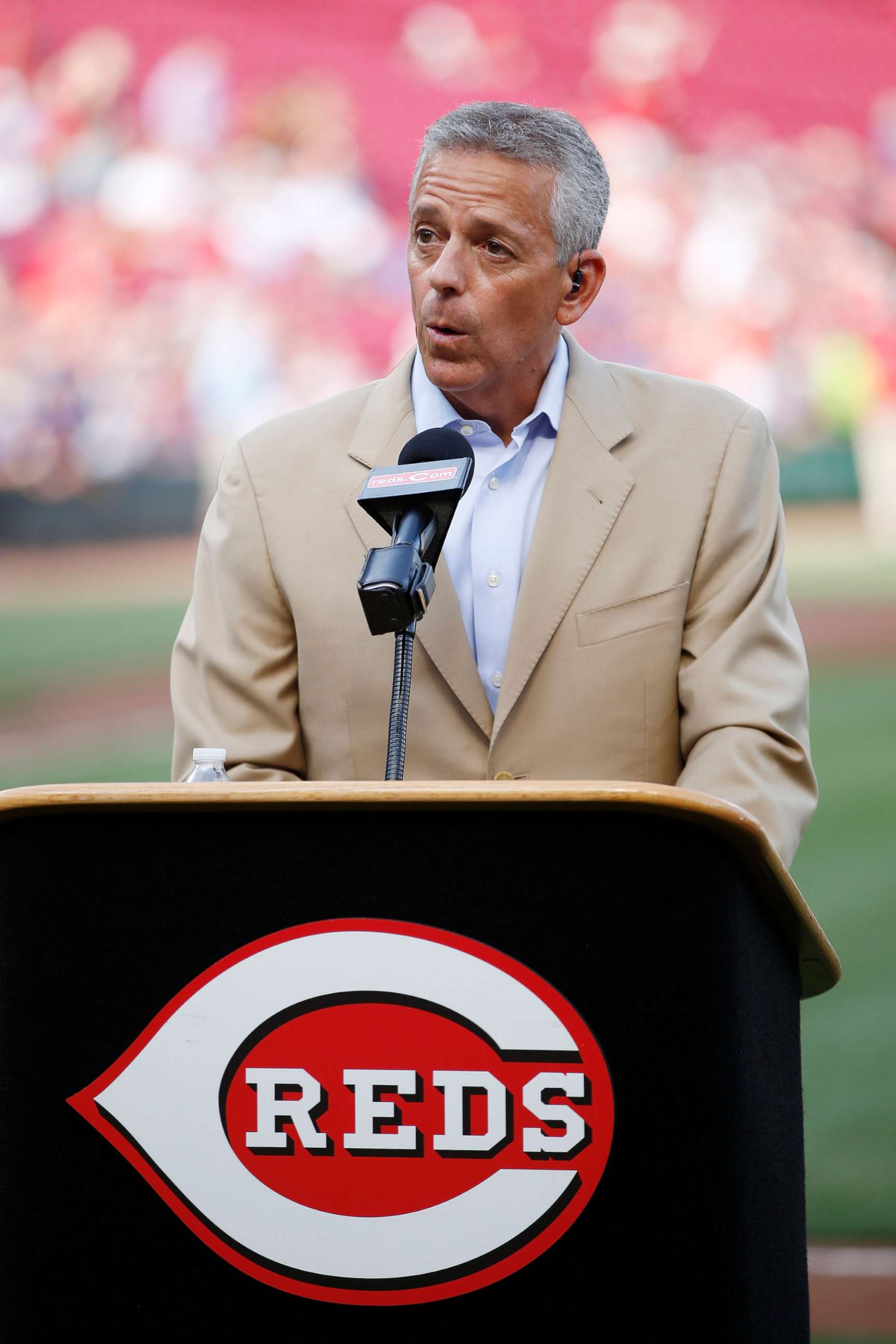 PHOTO: Cincinnati Reds television broadcaster Thom Brennaman looks on prior to a game against the Los Angeles Dodgers, June 16, 2017, in Cincinnati.