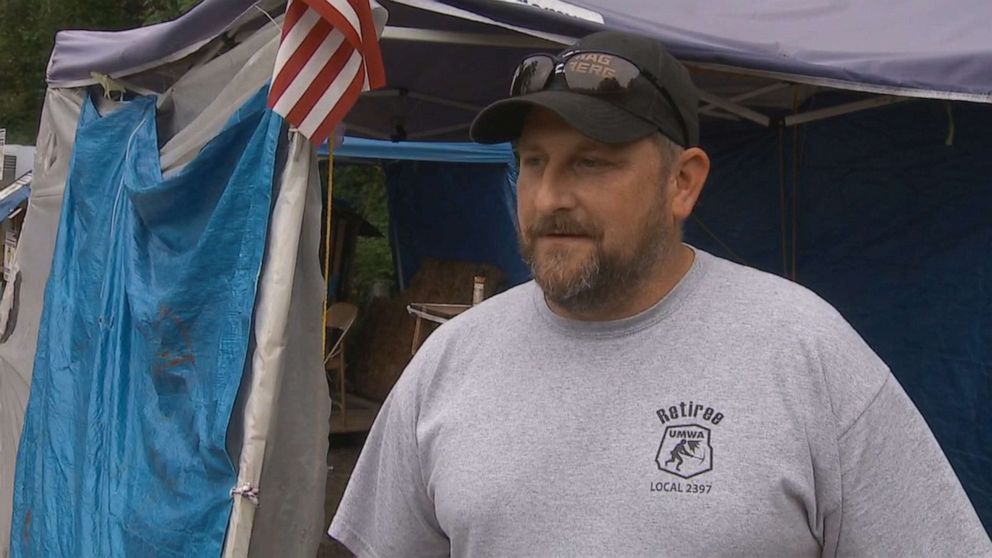PHOTO: Chris Lowery, who works for Warrior Met Coal in Alabama, has been striking for fairer wages and benefits. 