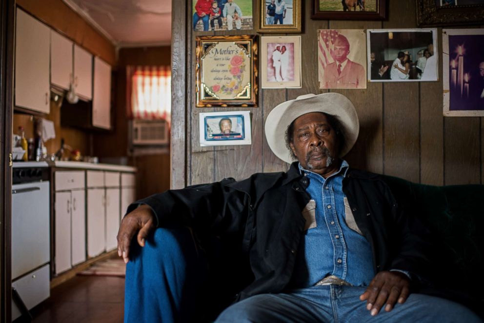 PHOTO: A cowboy named Frank poses for a portrait at his home in Shelby, Miss.