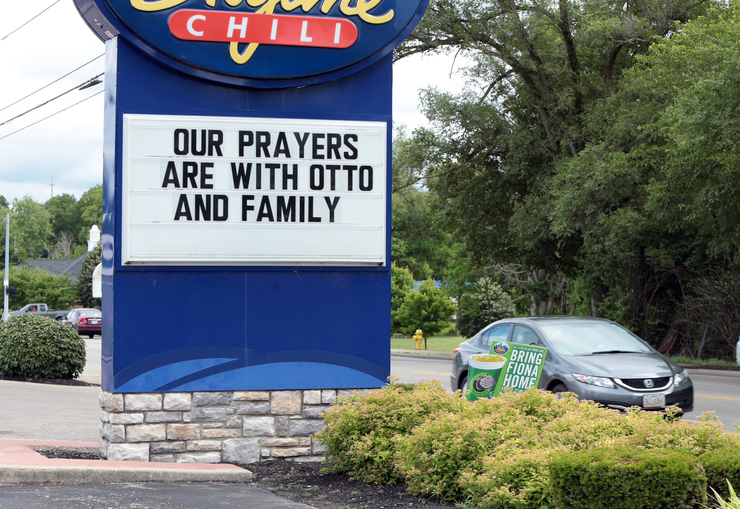 PHOTO: A restaurant shows its support for Otto Warmbier in Wyoming, Ohio, June 15, 2017. 