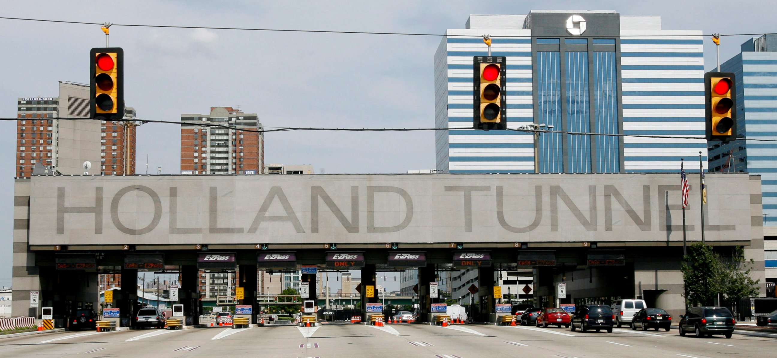 PHOTO: This July 7, 2006 file photo shows The New Jersey entrance into the Holland Tunnel in New York.