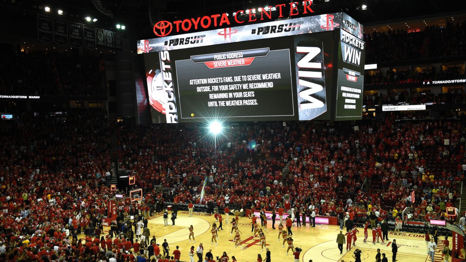 Inside The Houston Basketball Arena Where Fans Waited Out Storm Overnight Abc News