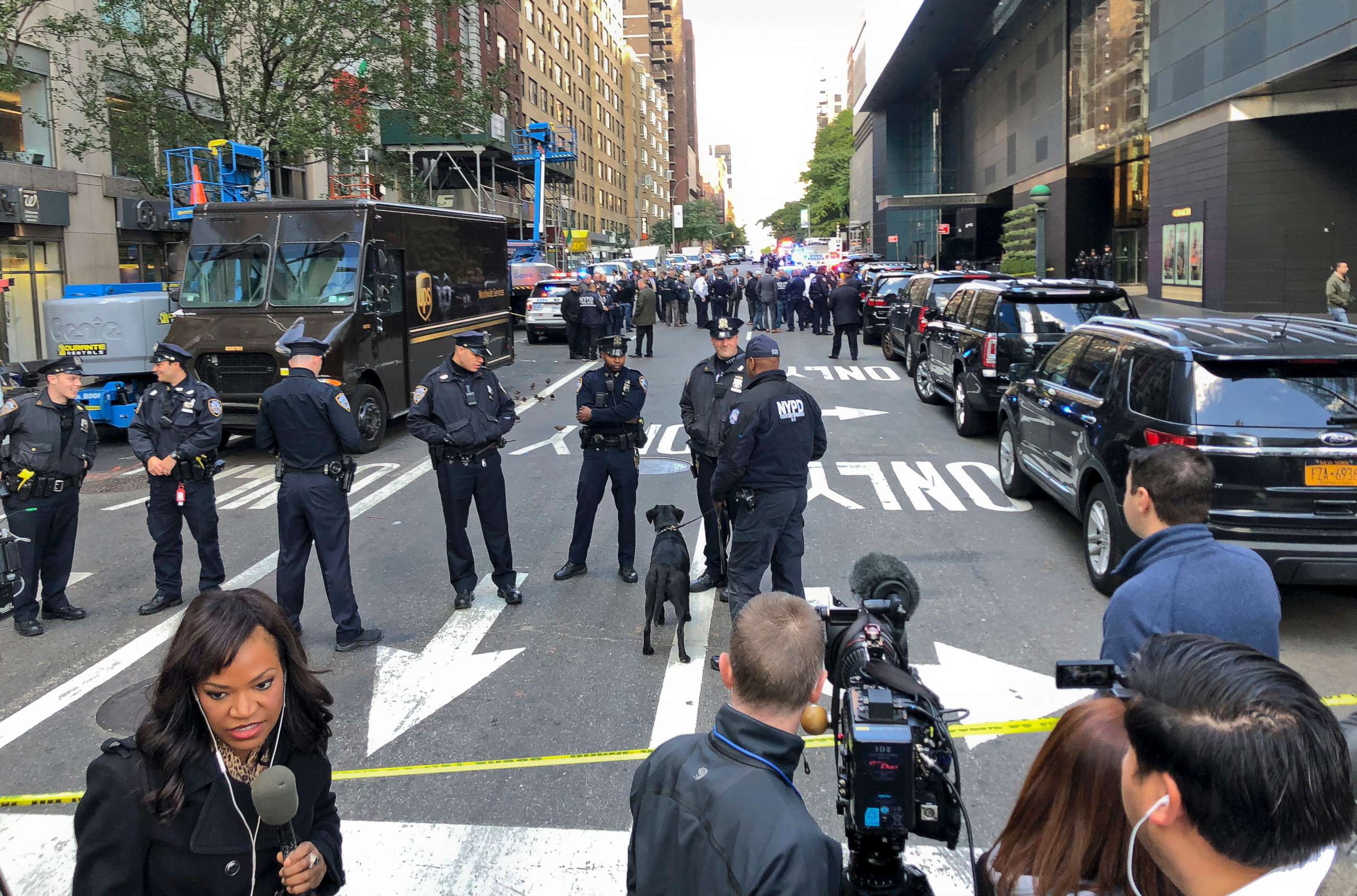 PHOTO: New York Police stand outside the Time Warner Center at Columbus Circle, on Oct. 24, 2018 in New York. A police bomb squad was sent to CNN's offices at the center, and the newsroom was evacuated because of a suspicious package.