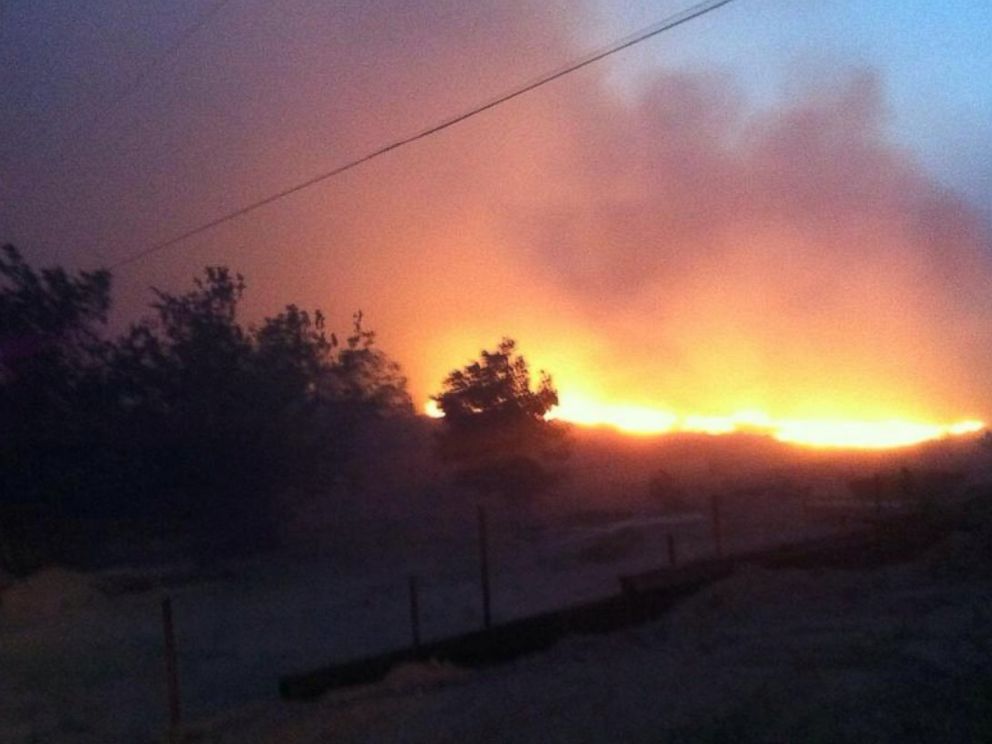 PHOTO: Hundreds of residents were evacuated due to wildfire fears in Hutchinson County, Texas, May 11, 2014.