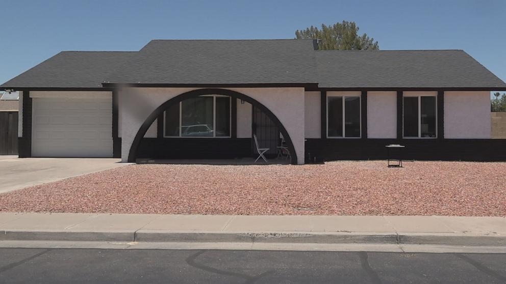 PHOTO: Vanessa Lewry's father previously owned this house in Mesa, Arizona. 