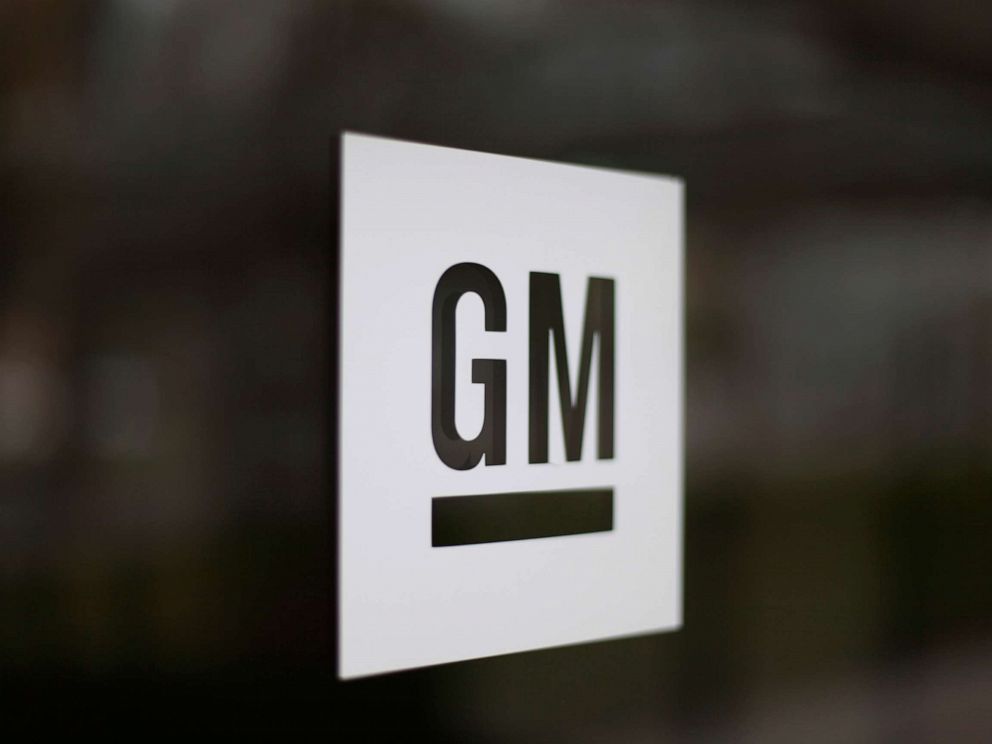 PHOTO: The General Motors logo at the companys world headquarters in Detroit, May 16, 2014.