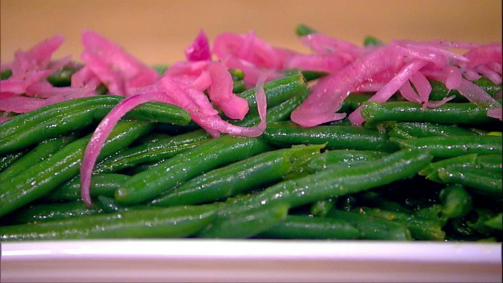 PHOTO: Chef Carla Hall makes her green bean salad with pickled red onions on "The View" Wednesday, Nov. 3, 2021.