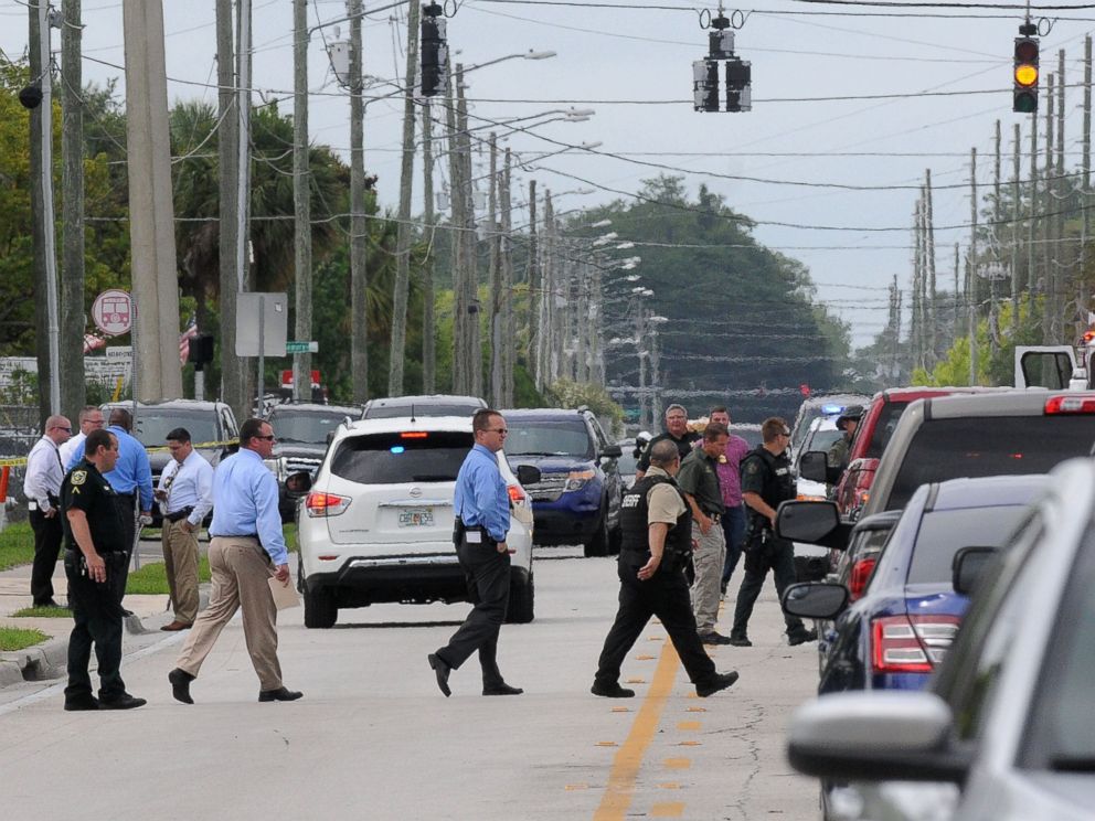 PHOTO: Investigators work the scene of a multiple shooting at an area business in an industrial area, June 5, 2017, near Orlando, Fla.