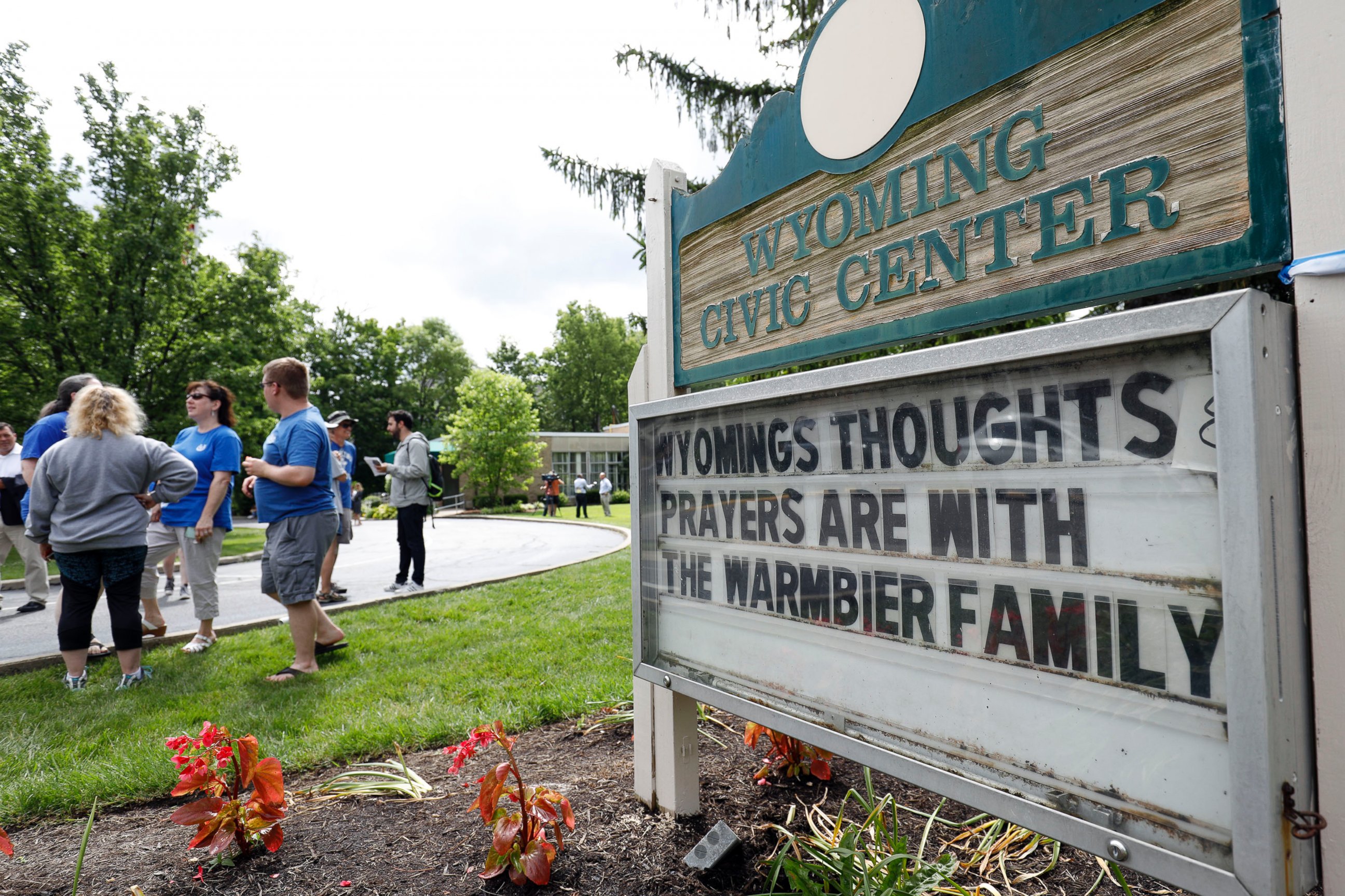 PHOTO: Friends and supporters of Otto Warmbier, the 22-year-old college student who was released from a North Korean prison, gather together to show their support for the Warmbier family June 15, 2017 in Wyoming, Ohio.