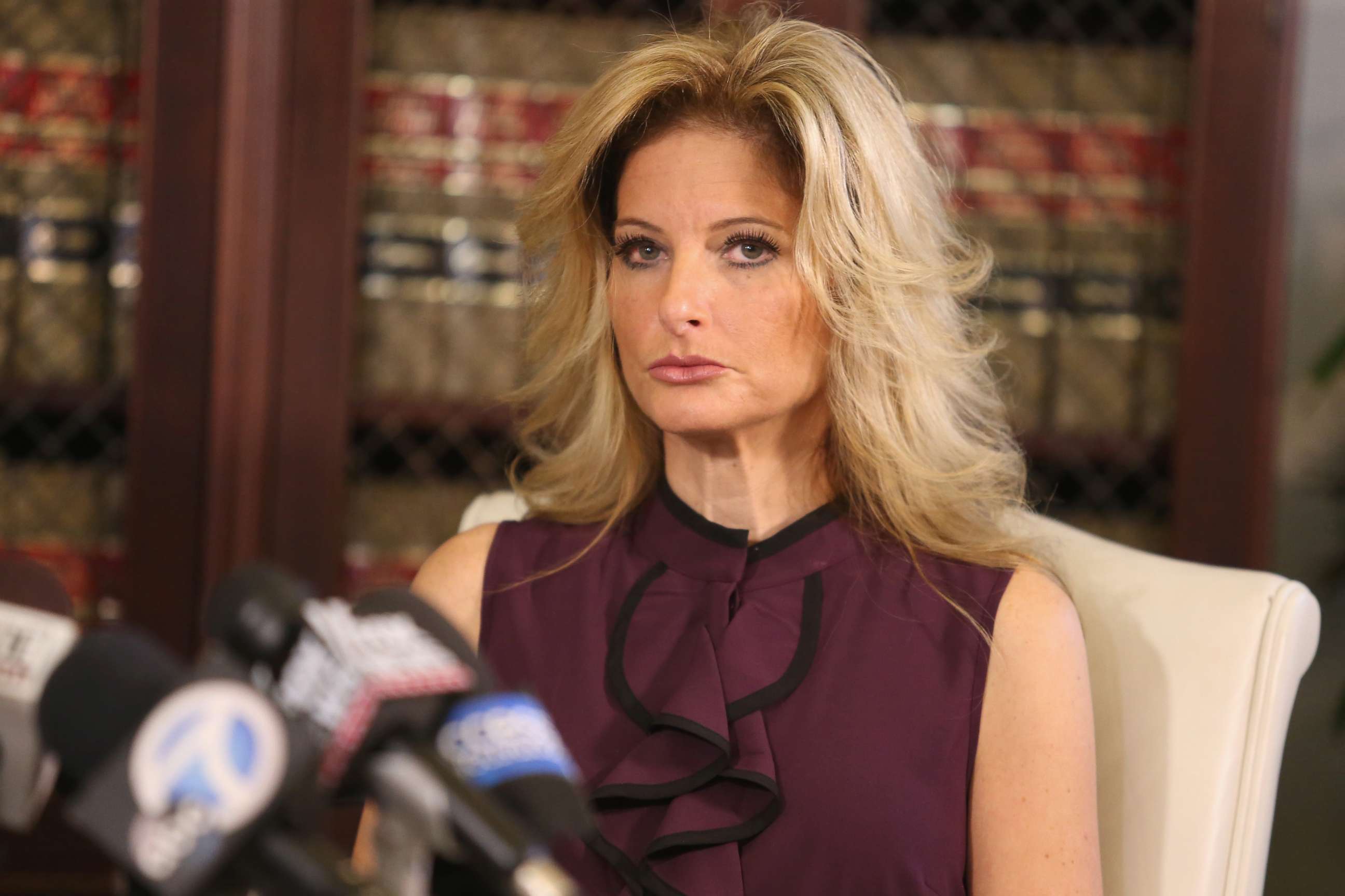PHOTO: Summer Zervos speaks to the press with her attorney Gloria Allred on Oct. 14, 2016, in Los Angeles. 