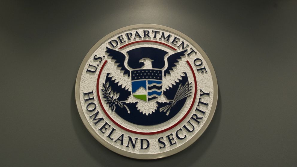 PHOTO: The logo of the Department of Homeland Security is seen at US Immigration and Customs Enforcement in Washington on Feb. 25, 2015.