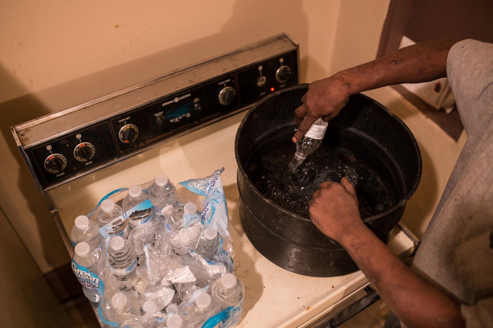 Flint's Water Crisis Back in the National Spotlight ABC News